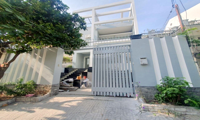Nice House For Rent in 215 Nguyen Van Huong Thao Dien HCMC