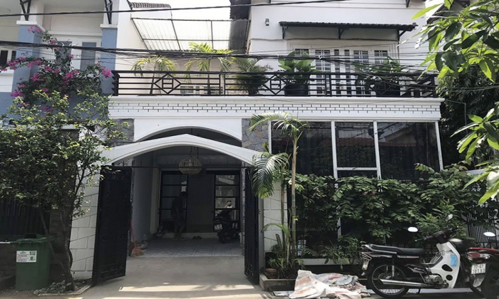 Unfurnished Three Bedroom House For Rent in Quoc Huong Thao Dien District 2 HCMC