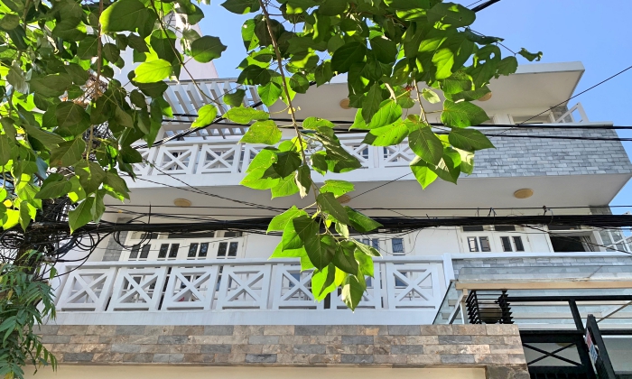 Bright Light House Balconies For Rent in Lang Bao Chi Thao Dien HCMC